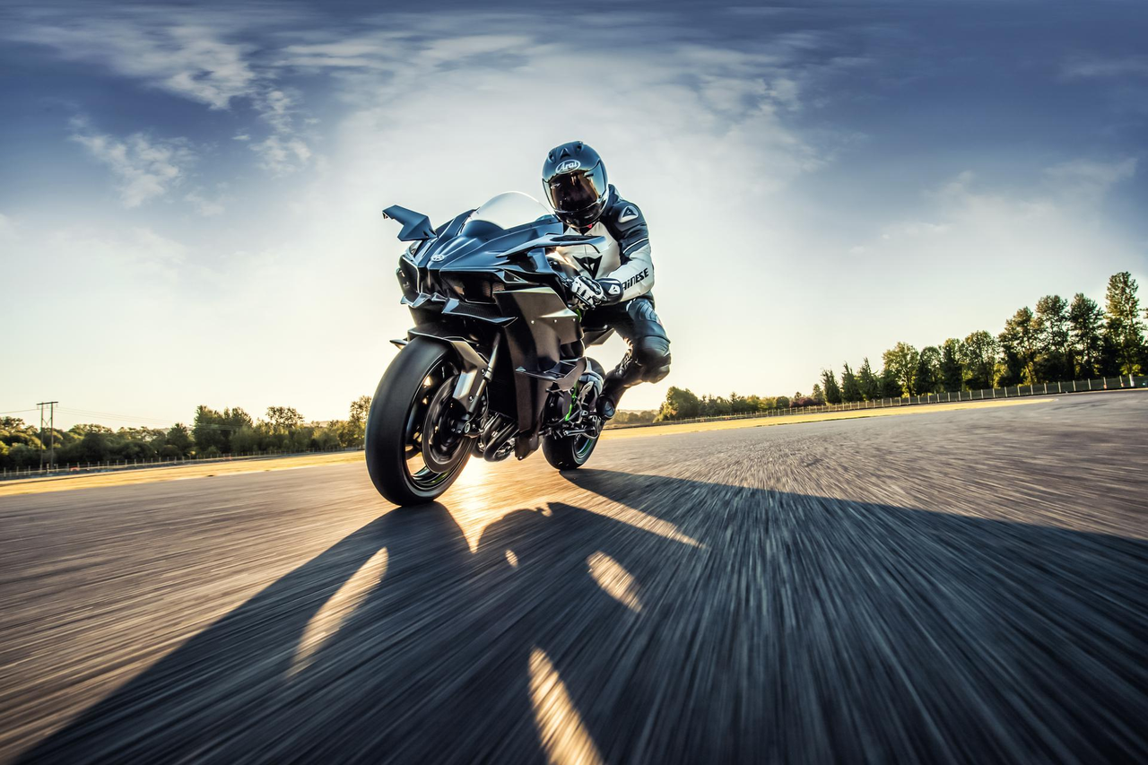 Kawasaki Ninja H2R Hypersport at Showroom Nicosia Instant Icon Kawasaki