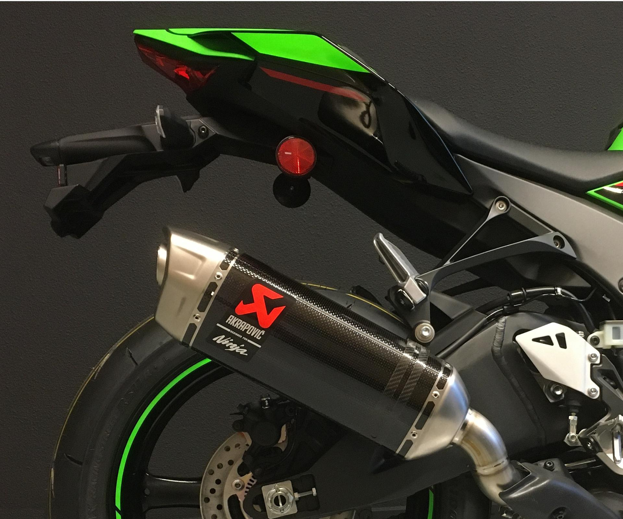 Akrapovič Carbon SBK Replica Exhaust (Euro 5)