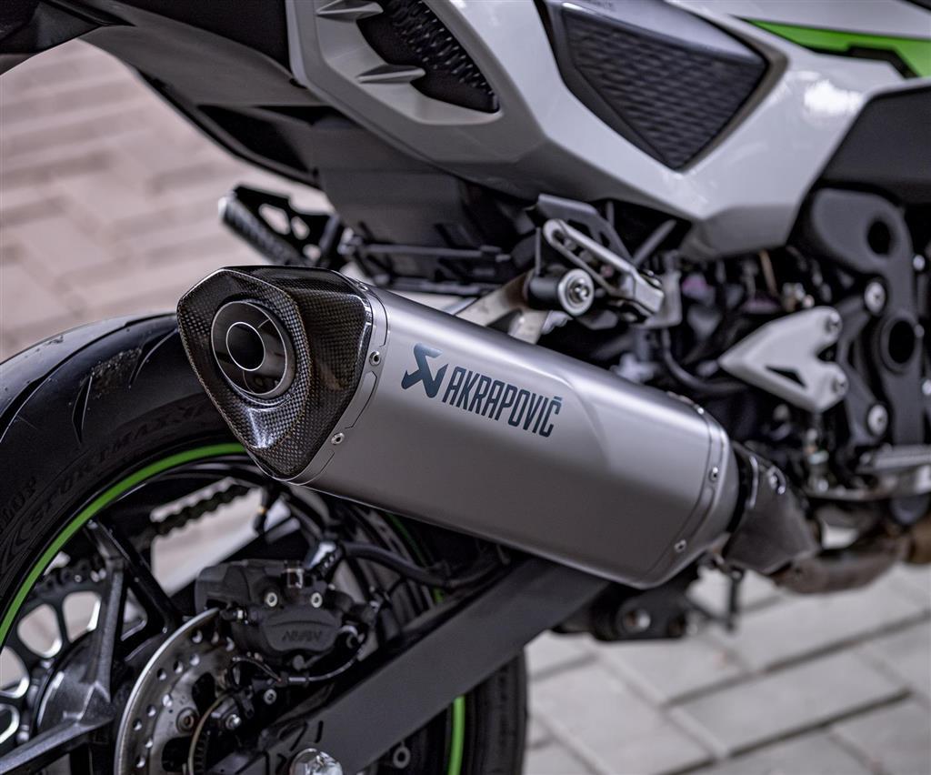 Akrapovič Titanium Exhaust (Ninja/Z7 Hybrid)